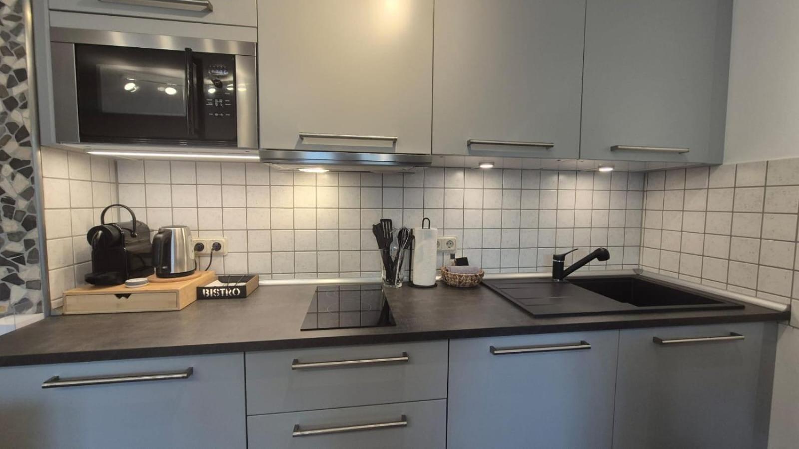 1 Mit Terrasse Und Pkw-stellplatz